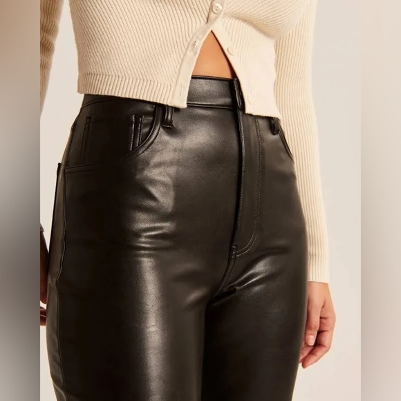 Abercrombie & Fitch Ultra high rise 28 6 Black pleather ankle Pants NWOT - Picture 3 of 6